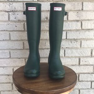 Hunter matte green boots. 7 women's